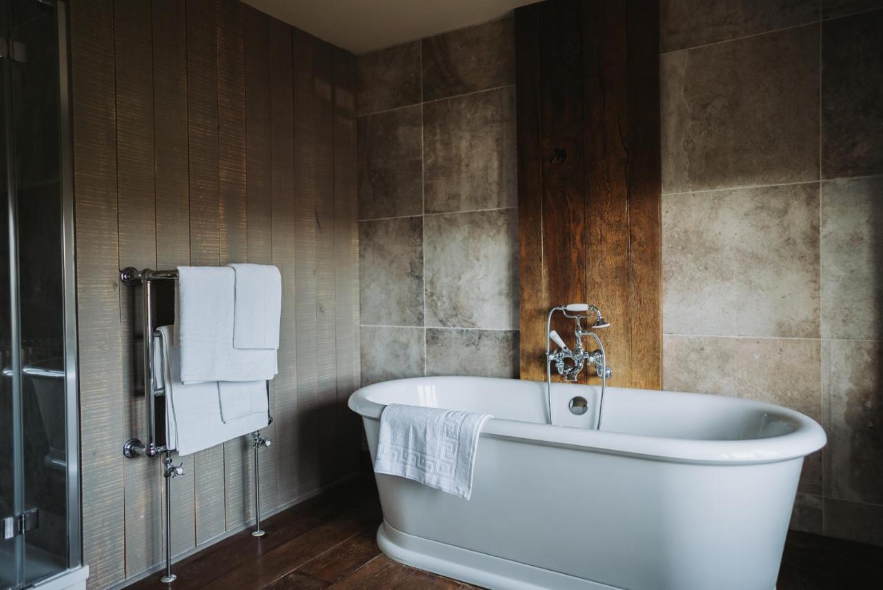 The Assheton Arms 5*