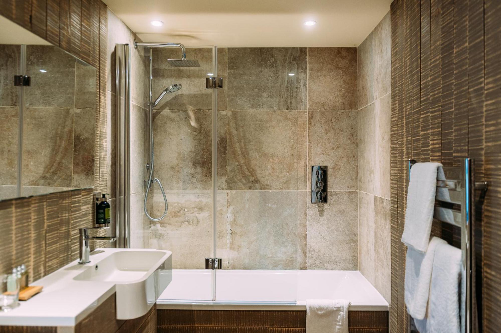 The Assheton Arms Hotel 5*