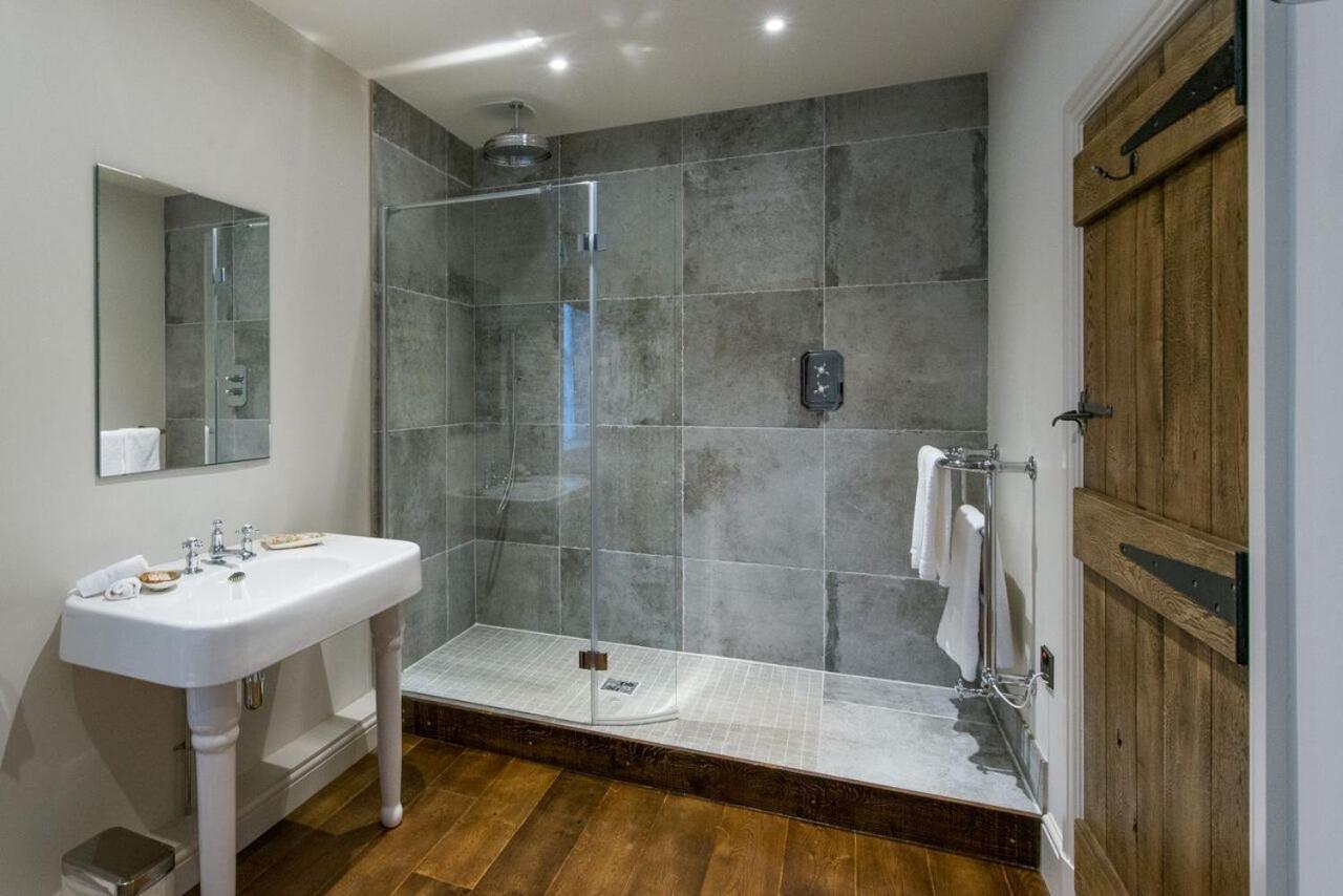 The Assheton Arms Hotel